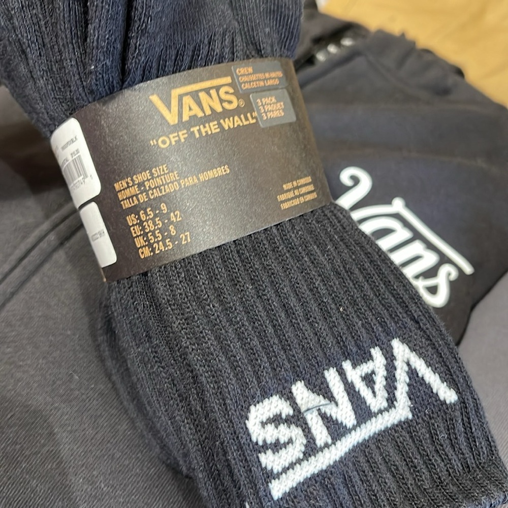 Vans Socks 3 pairs set CREW VANS.
"OFF THE WALL" Black/White
NWT - Picture 13 of 16